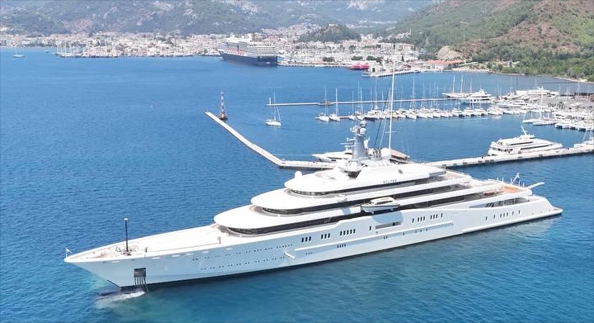 Rus milyarder Abramoviç'in yatı Marmaris'ten ayrıldı