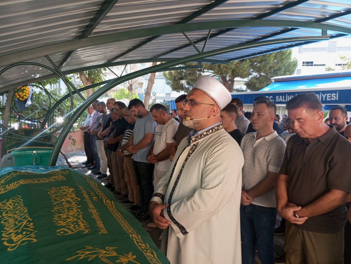 Ödemiş'te hayatını kaybeden karı koca Salihli'de toprağa verildi