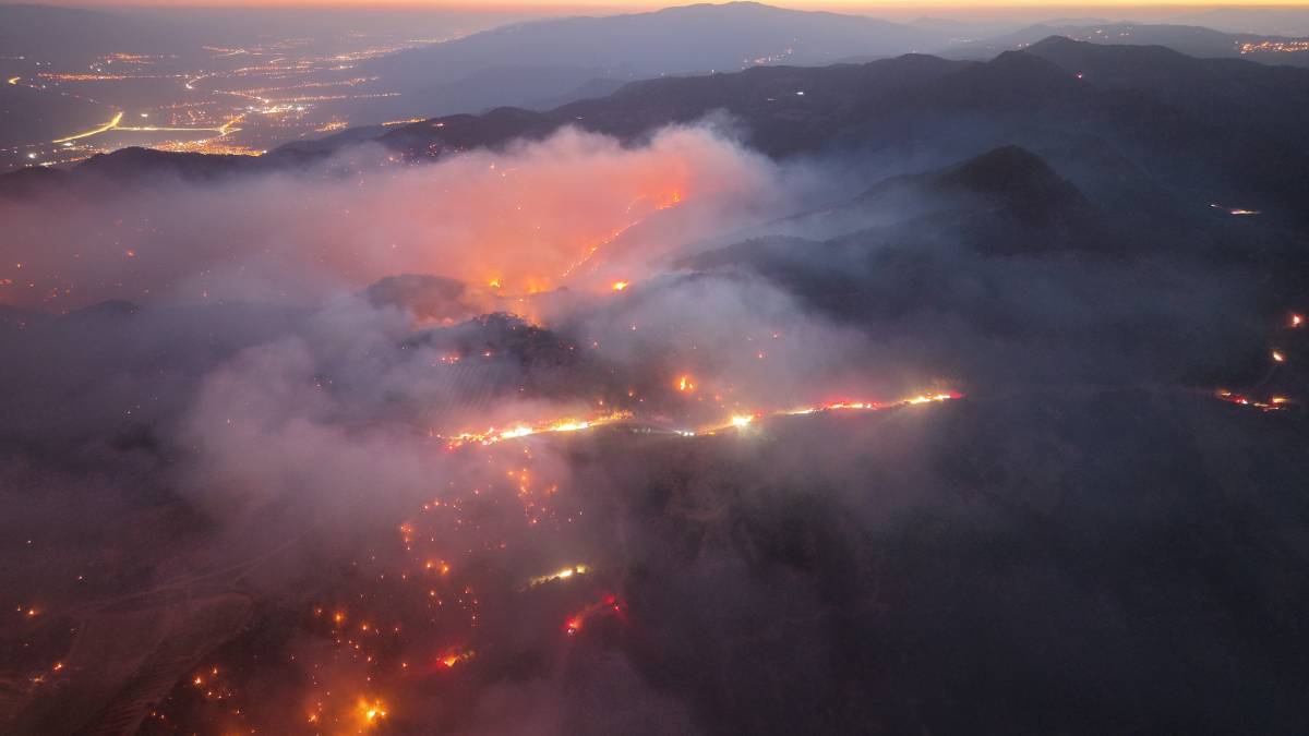Denizli yangını 4.gününde! Havadan müdahale yeniden başladı