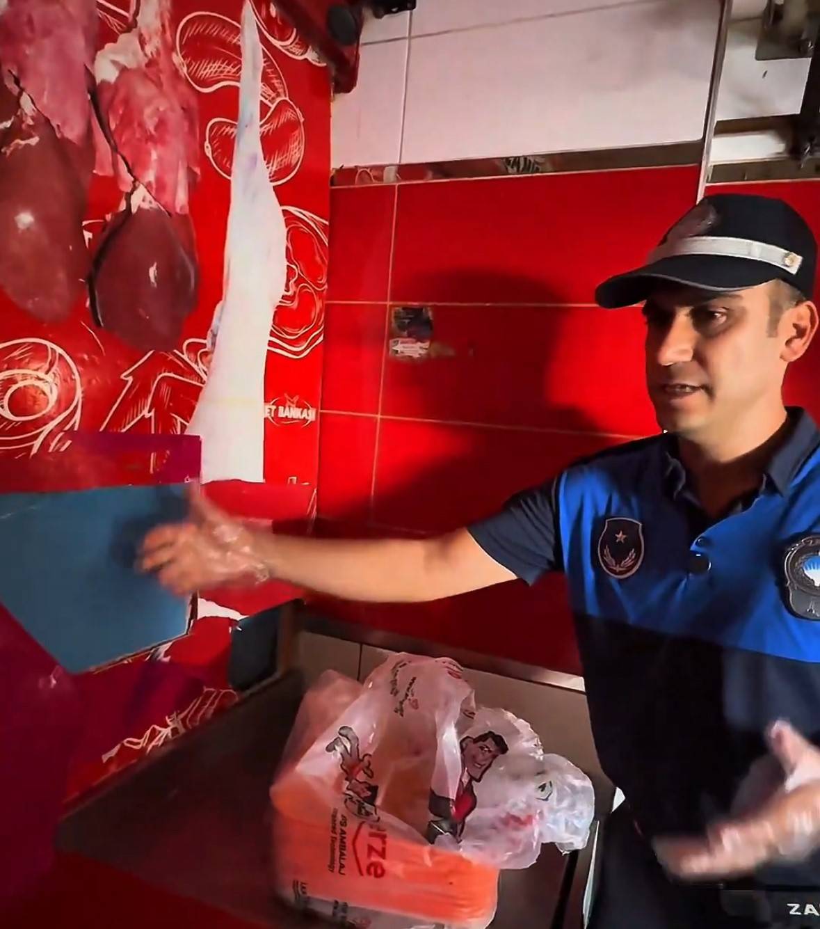 Böylesi ilk kez yakalandı! Kasapta akıl almaz düzenek