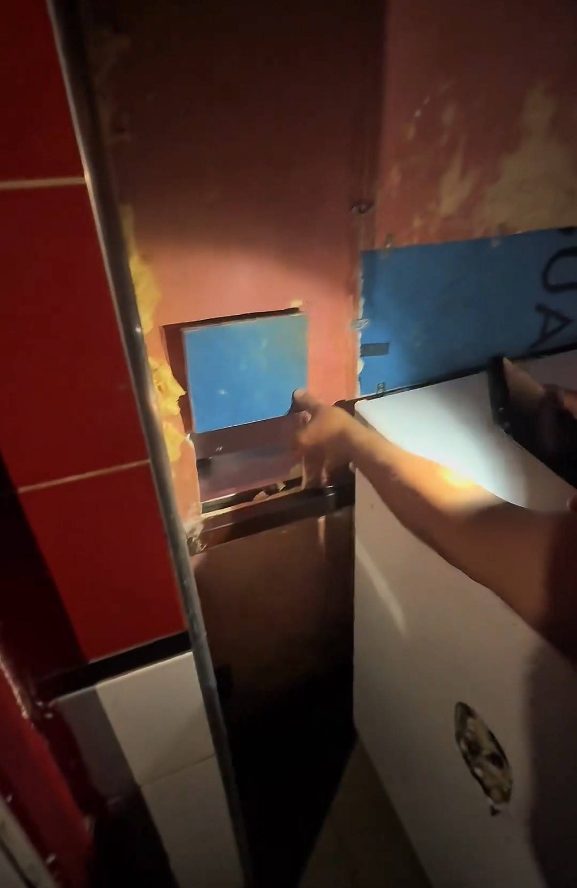 Böylesi ilk kez yakalandı! Kasapta akıl almaz düzenek