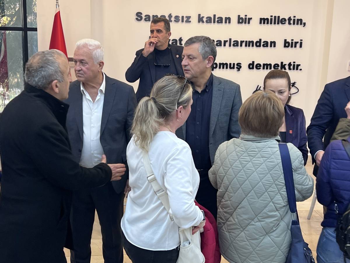 Özgür Özel, Gülşah Durbay’ın Ailesiyle Birlikte Taziyeleri Kabul Etti