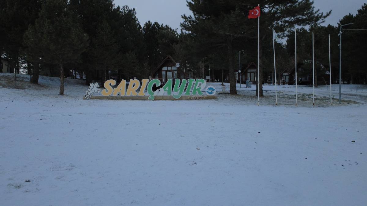 Manisa'nın o ilçesinde kar yağışı etkili oldu