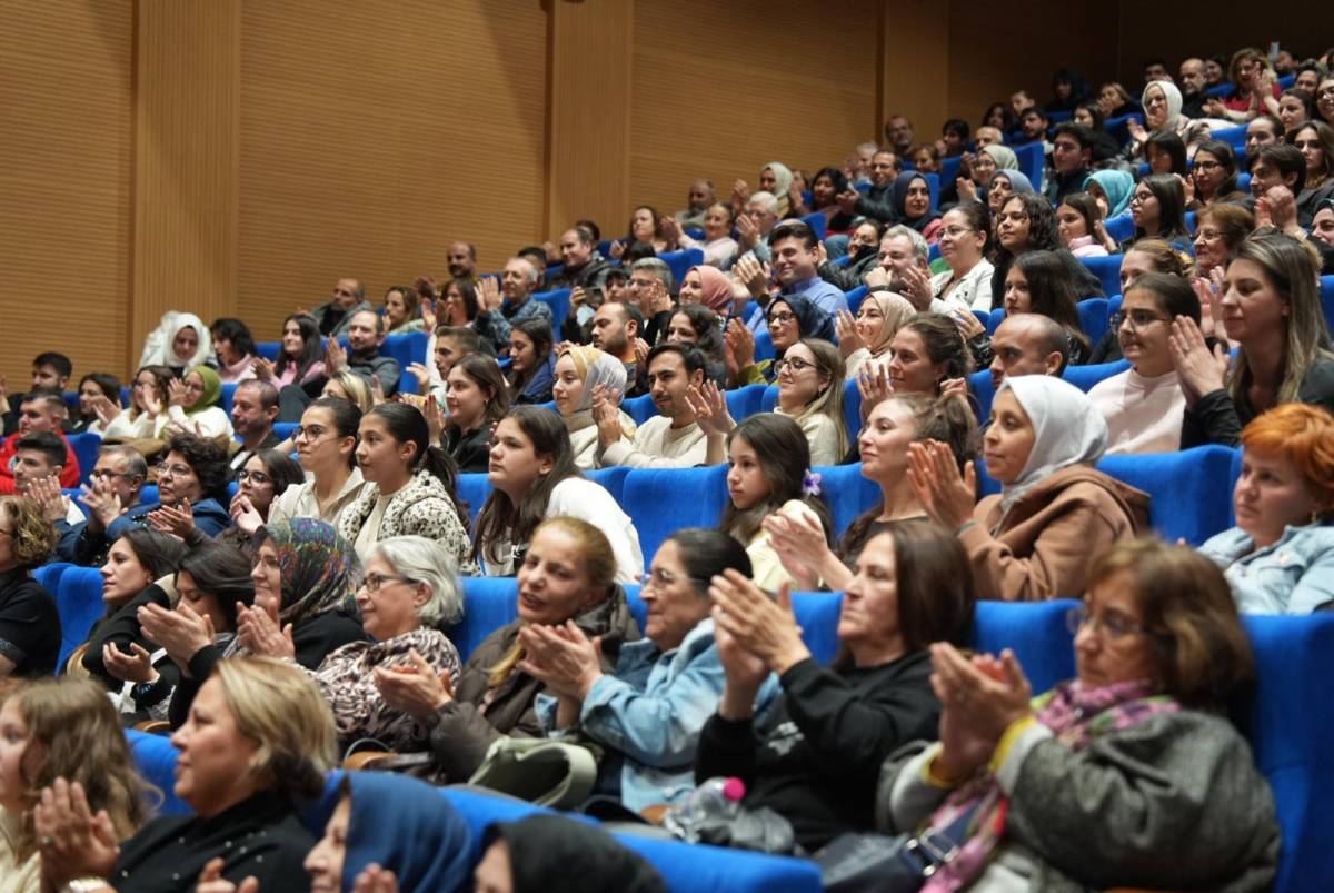 Aziz Nesin’in Klasiği Turgutlu’da Sahne Alıyor: “Başarımı Karılarıma Borçluyum”