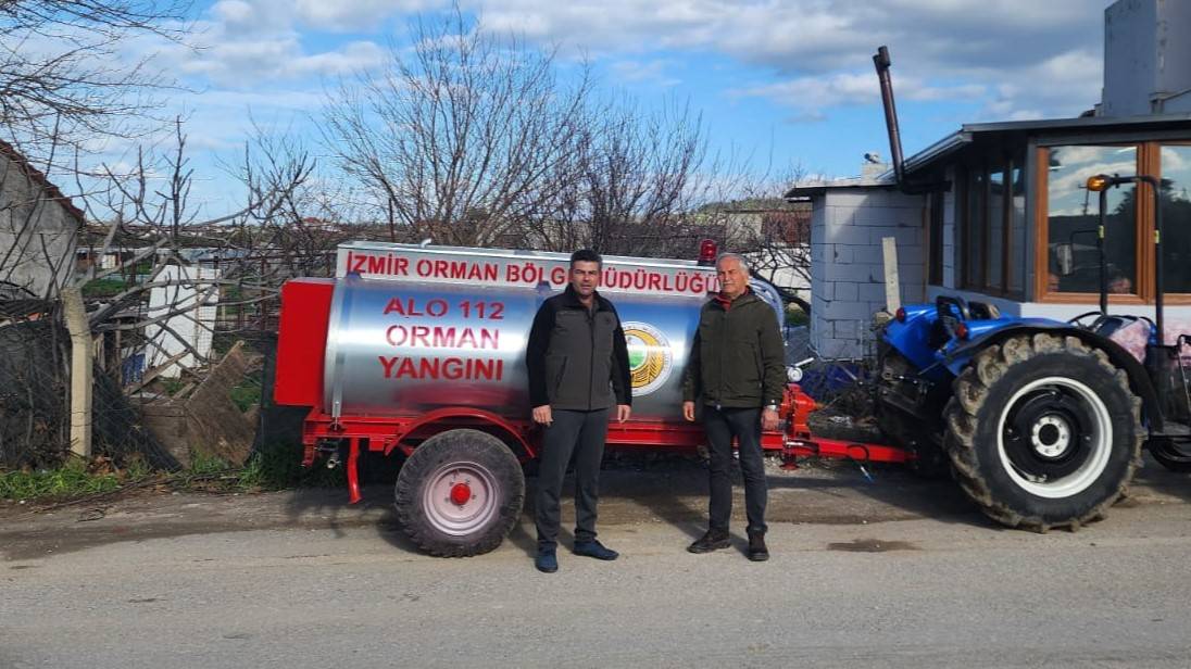 Manisa ve İzmir'de Orman Mahallelerine 39 Yangın Söndürme Tankeri