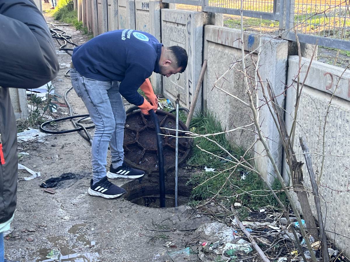 Manisa’da Rögarda Bebek Cesedi İddiası Ekipleri Harekete Geçirdi