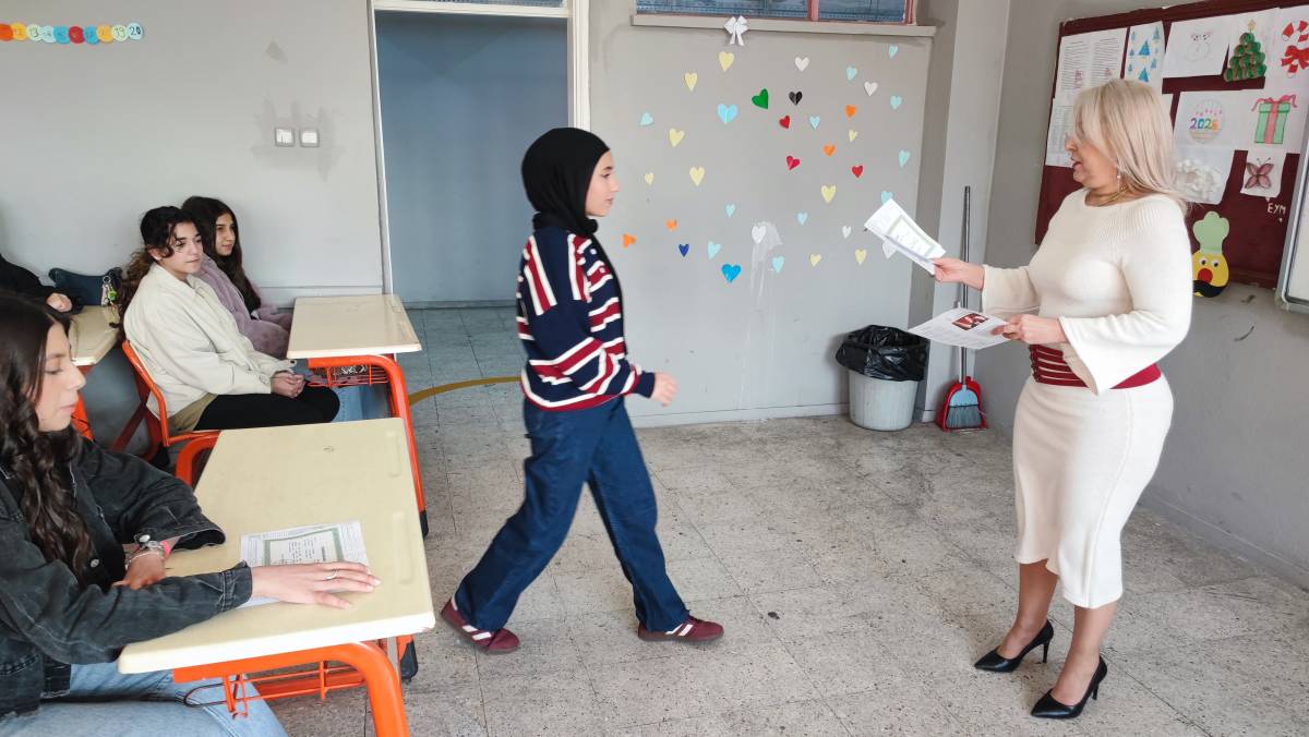 TSK’ya Bağış Yaptı, Akıl Sağlığı Tartışıldı: Öğretmen Sağlam Raporuyla Okula Döndü